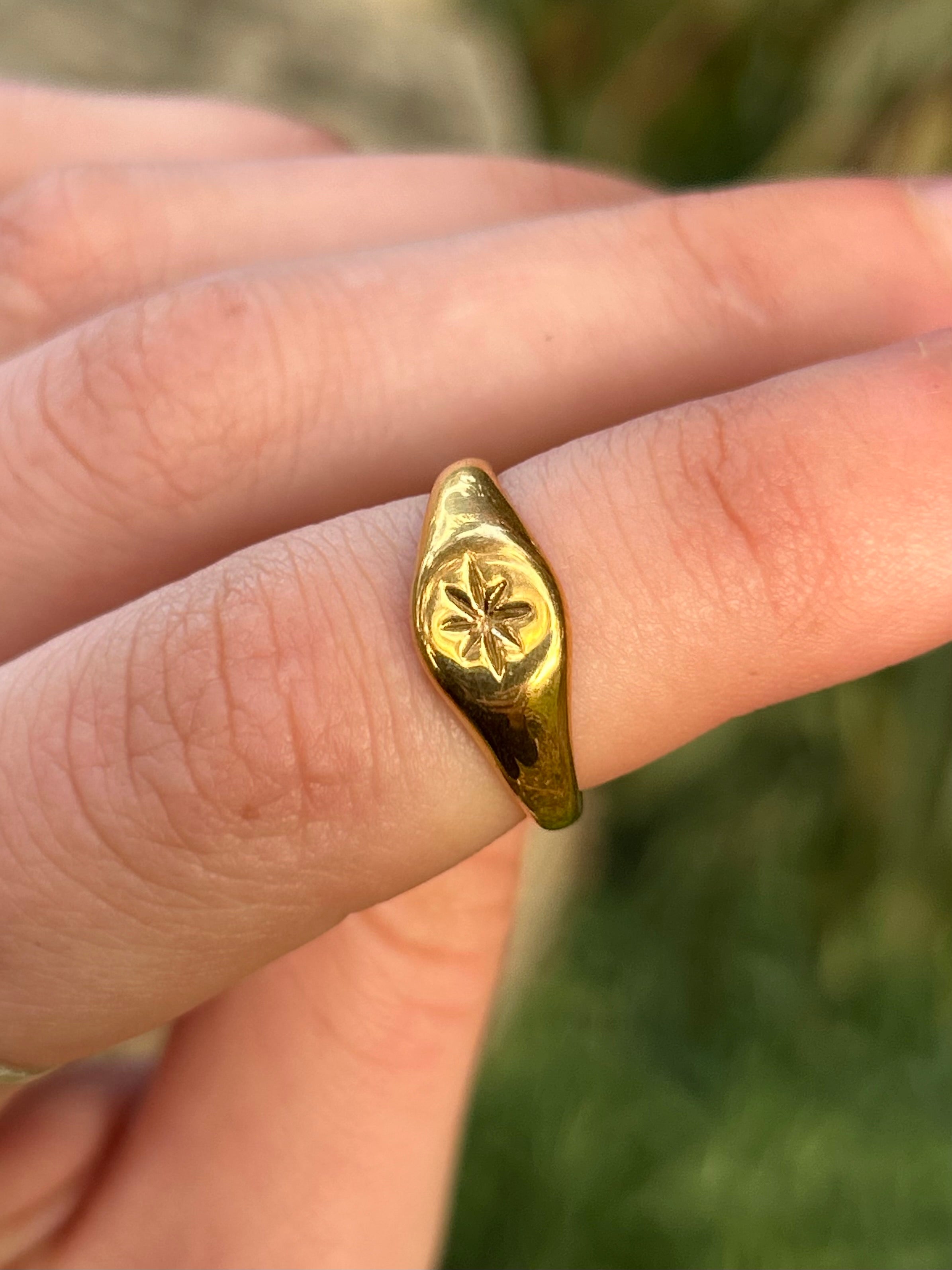 Star Signet - Gold