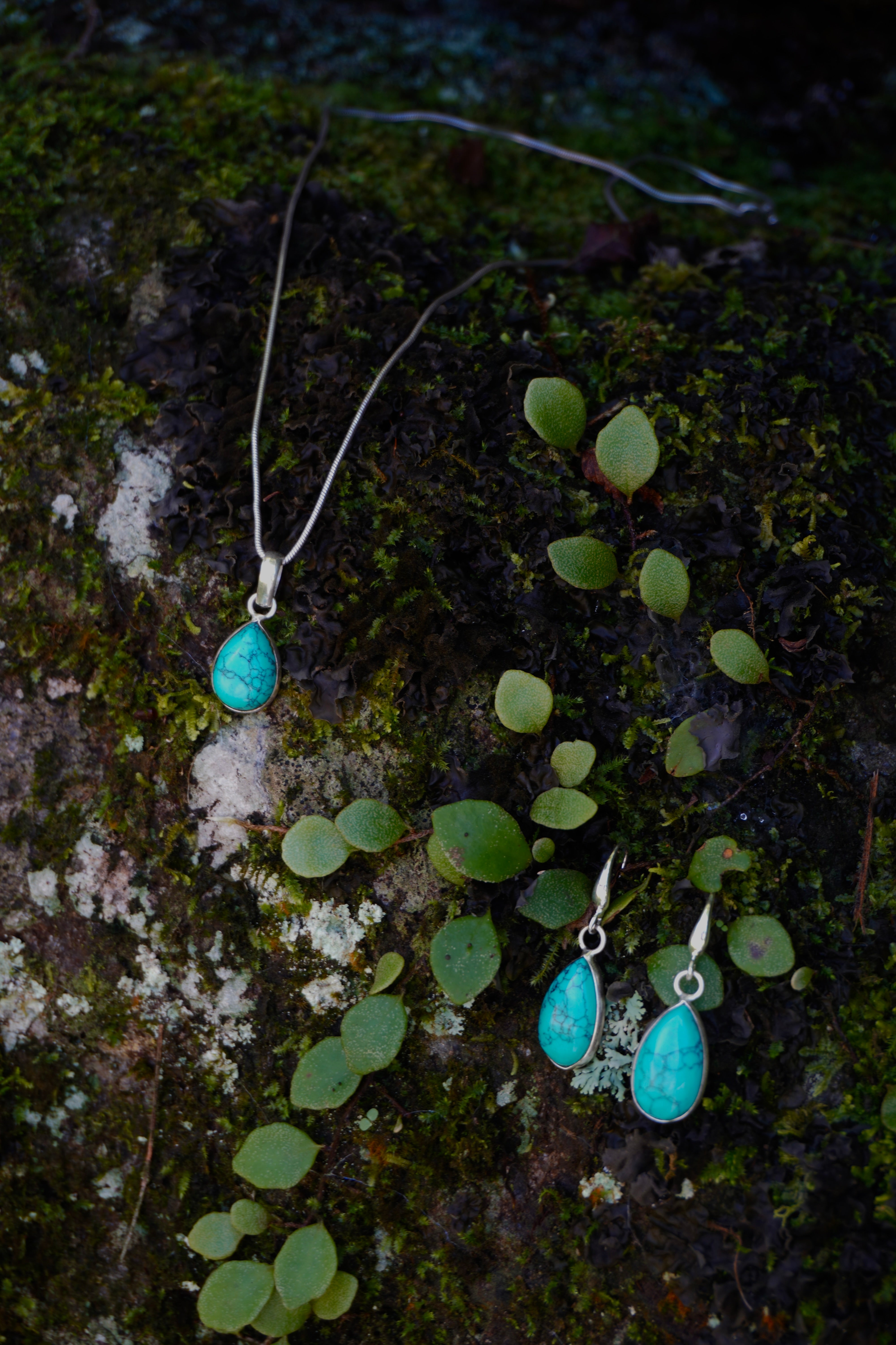 AUGUST Earring