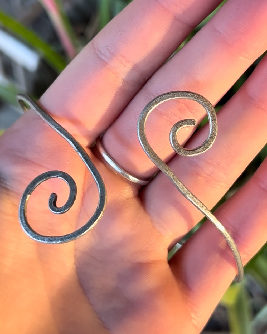 details of adjustable arm cuff