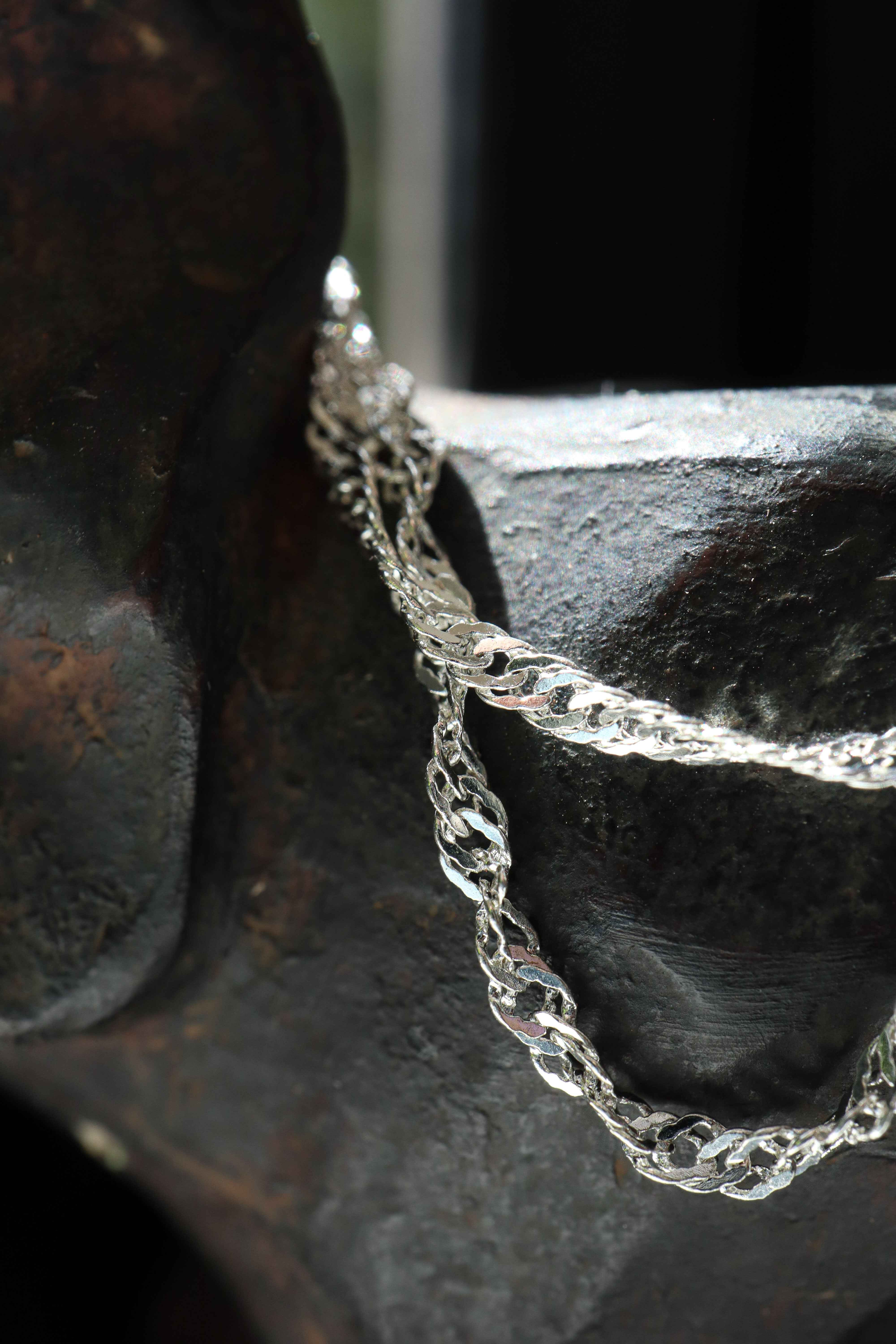 Wave Chain - Elegant and Stylish Accessory for Every Occasion