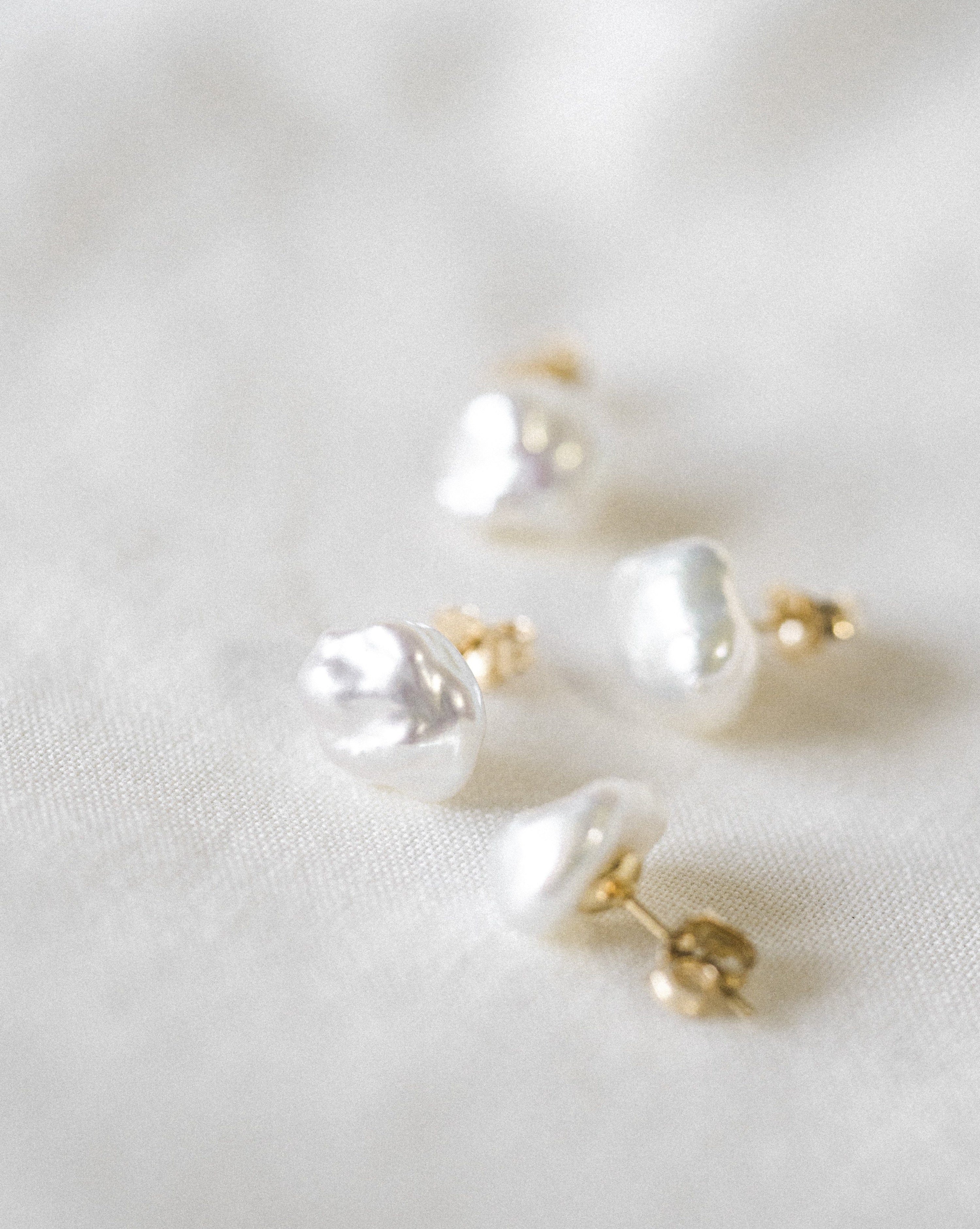 IRREGULAR PEARL STUDS