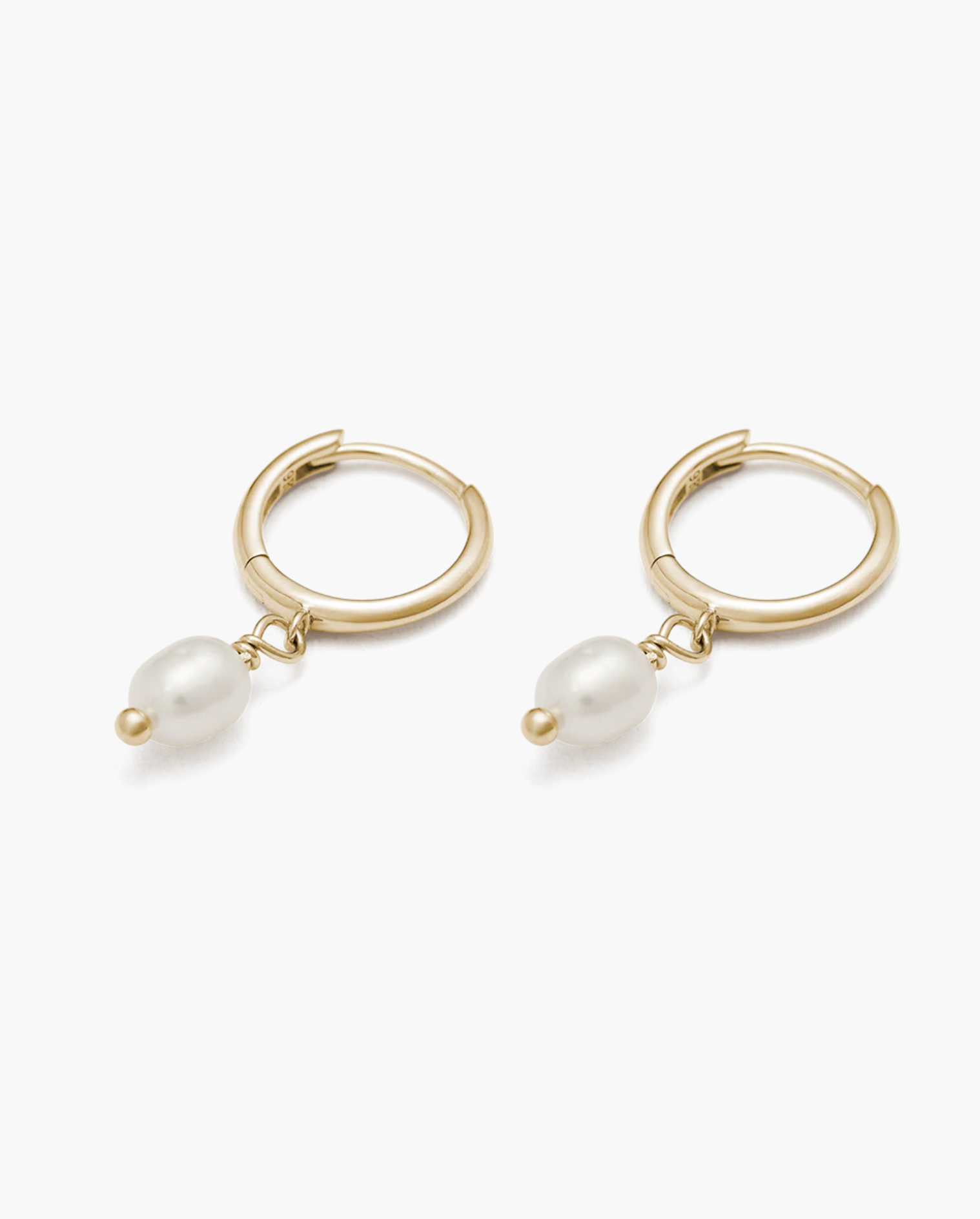 Pearl earrings - Gold